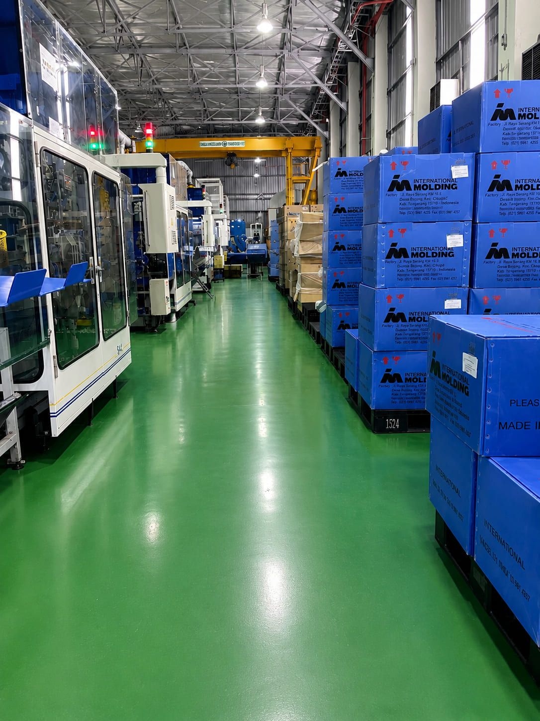 Area injection molding dengan palet barang jadi